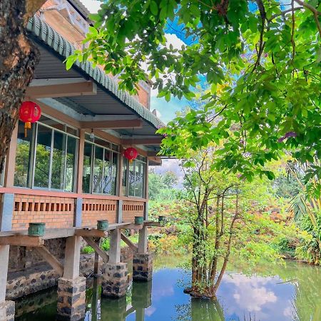 Homestay Tay Xa Trang Bom Extérieur photo